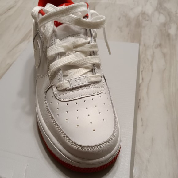 Shoes - Picture 3 of 4